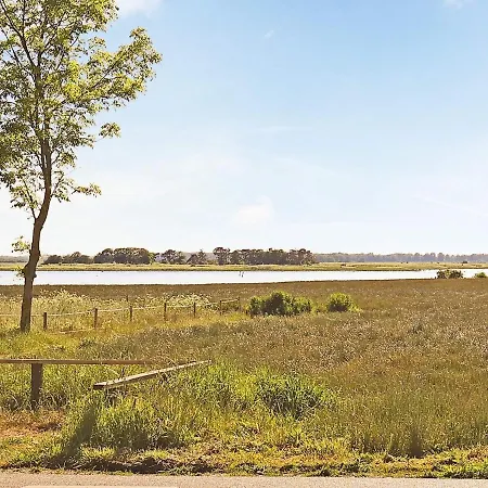 6 Person In Vaeggerlose-by Traum Væggerløse