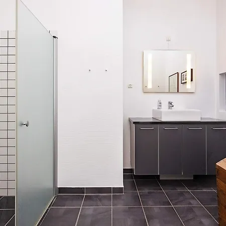 6 Person In Vaeggerlose-by Traum *