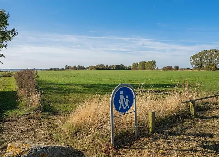 6 Person In Vaeggerlose-by Traum