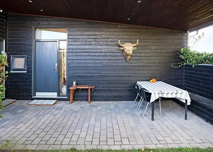 Holiday home 6 Person In Vaeggerlose-by Traum *