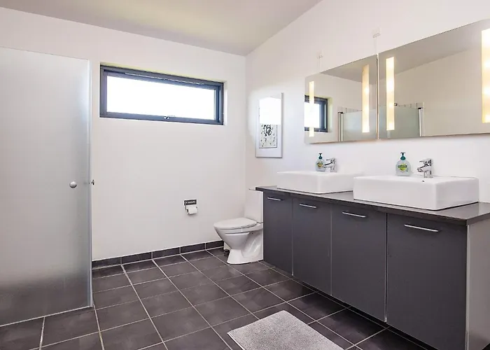 Holiday home 6 Person In Vaeggerlose-by Traum *